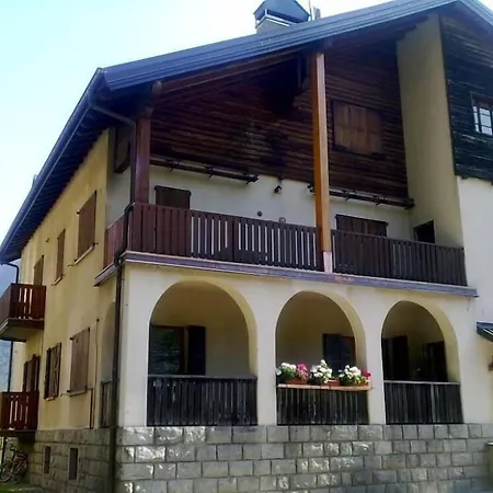 Gaby: Gressoney Valley - Attic In A House With A Garden *